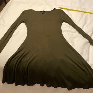 Ribbed knit dress. Long sleeve green